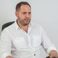 Офис президента на шпагате. Что Ермак обещает верховным судьям и западным послам
