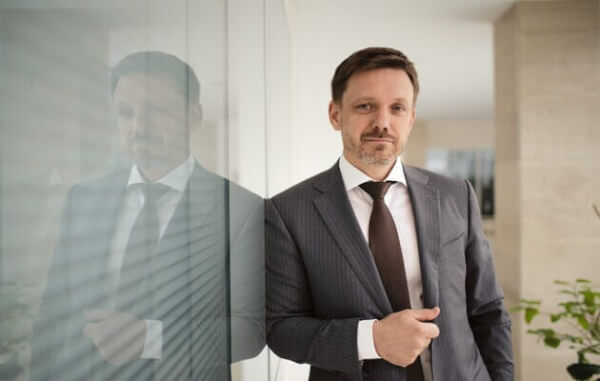 «Укрфинжилье» возглавил Евгений Мецгер • Skelet Org